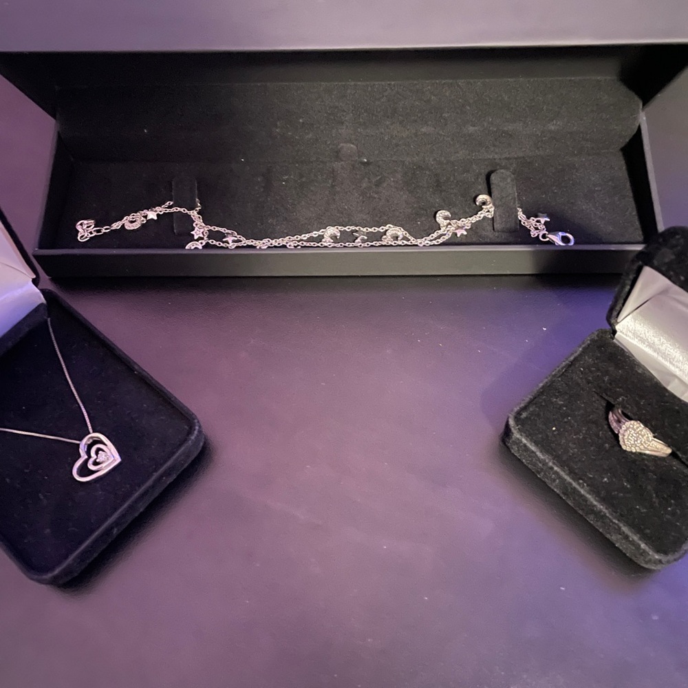 Elegant Silver Heart necklace and Ring Set plus ankle bracelet